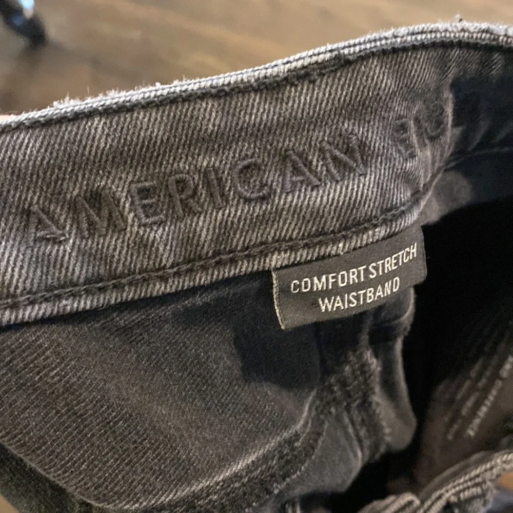 American Eagle Black Distressed Mom Jeans 00 EUC - Picture 7 of 12